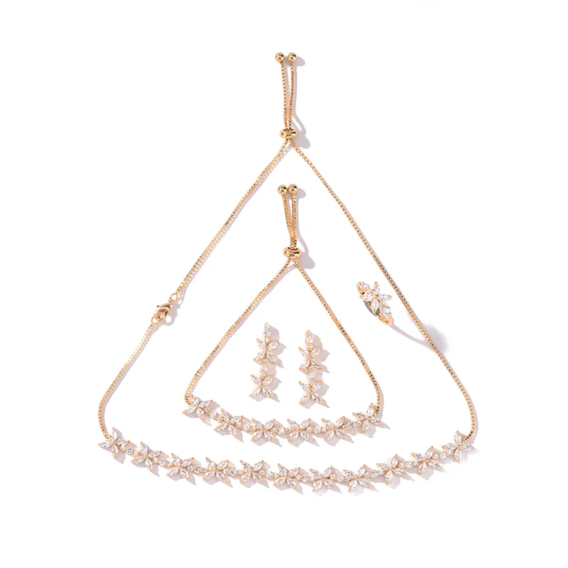 Комплект ювелирных изделий из колье серёг кольца и браслета | Украшения