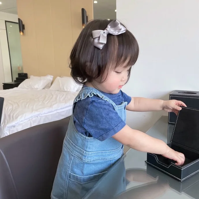 

2021 spring and summer new girls' two piece set baby letter bright diamond T-shirt base coat + Denim Skirt Set