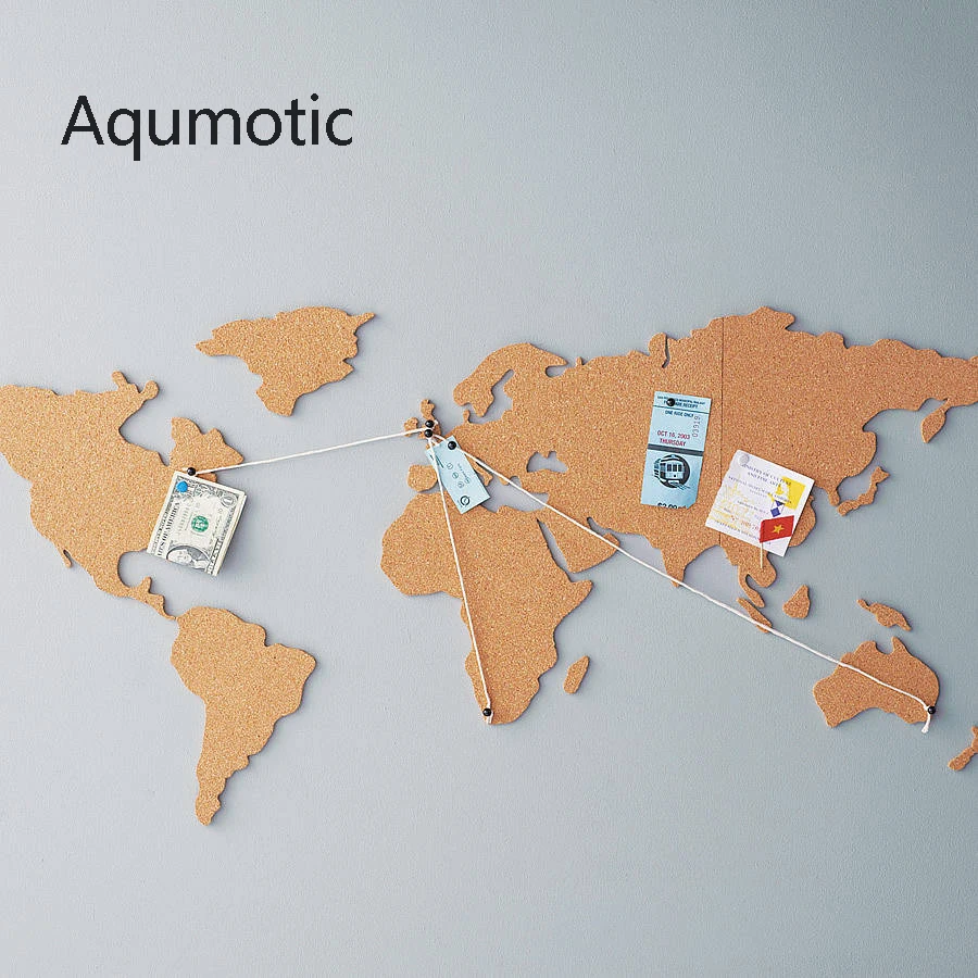 Карта мира на пробковой доске