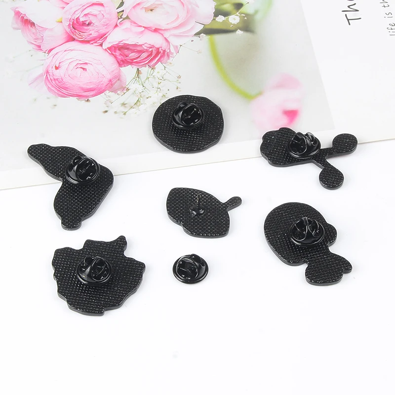Artist Brooch！ Eyeliner Lips Pill Tongue Enamel Pins Twisted Clock Girl Badge Brooches Denim Jackets Lapel Pin Punk Cool Jewelry