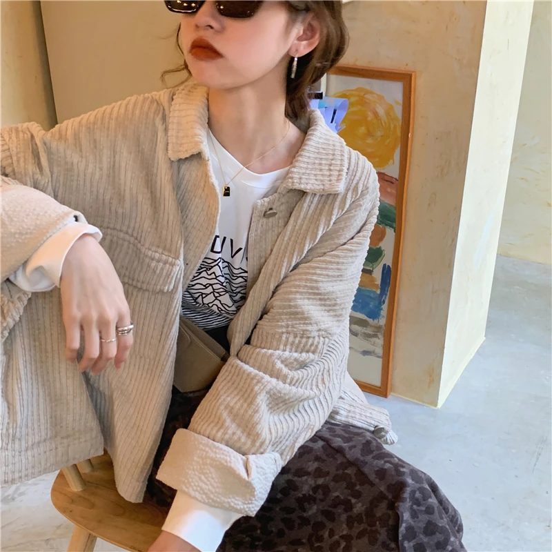 Женская Вельветовая короткая куртка большого размера на весну и осень пальто с