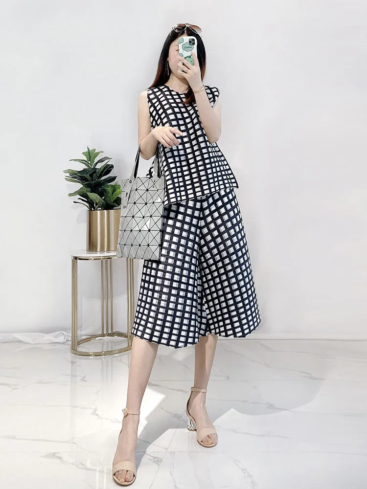 

Miyake pleated plaid women's suit 2021 summer new casual fashion loose slim sleeveless top + wide leg pants two-piece female