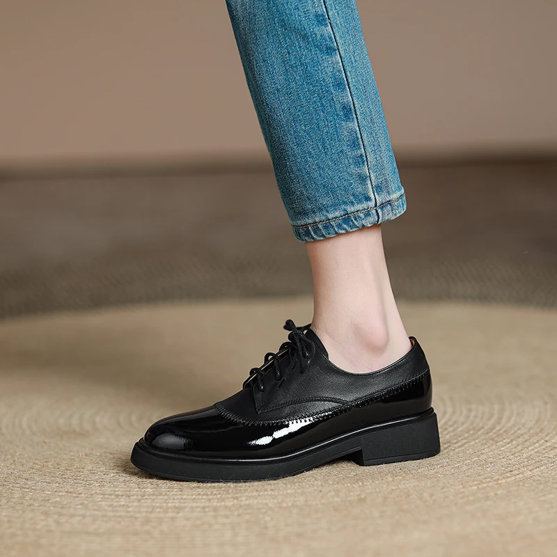 Туфли женские из натуральной кожи на шнуровке платформе