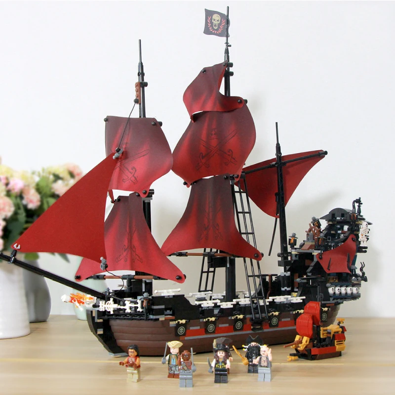 Коллекция 16009 года. Серия &quotПираты&quot Карибского моря. Строительные блоки.