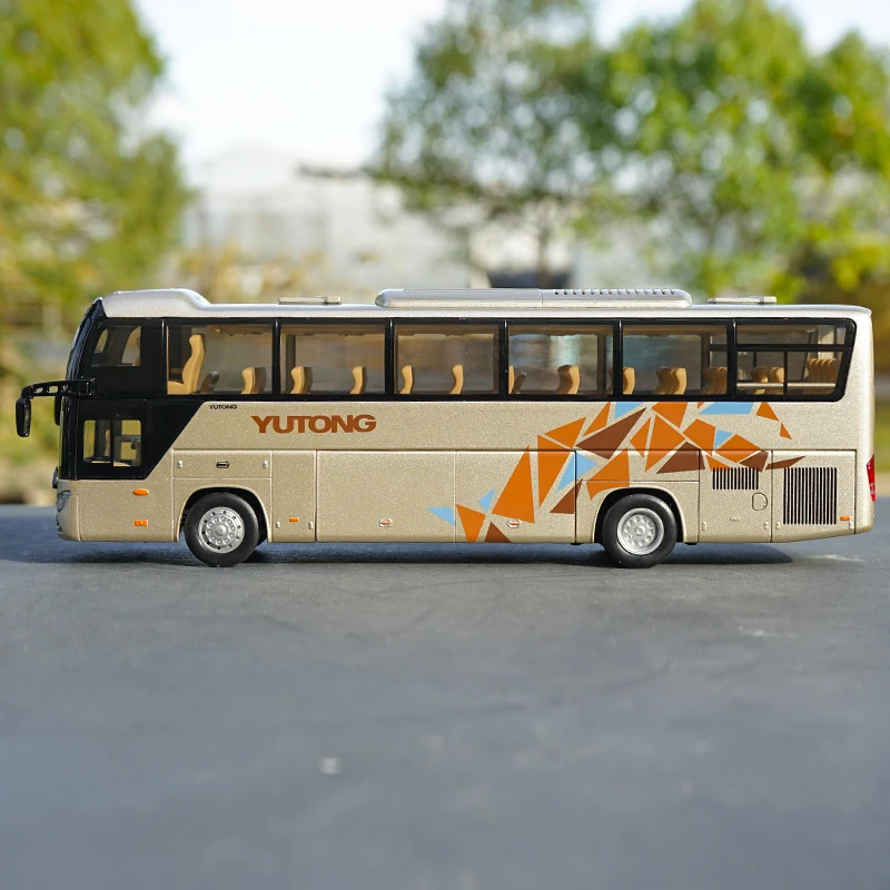 Оригинальная Коллекционная модель из сплава в подарок масштабе 1:42 Yutong ZK6118HQY8Y с