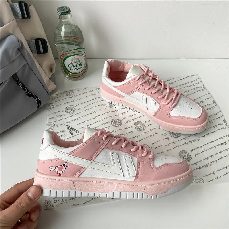

New 2021 Women Casual Shoes Women Sneakers Fashion Breathable PU Leather Platform White Women Shoes Soft Footwears Plus Size 40