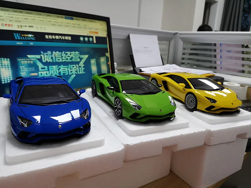 

Autoart 1:18 Lamborghini aventador s 2017 car model