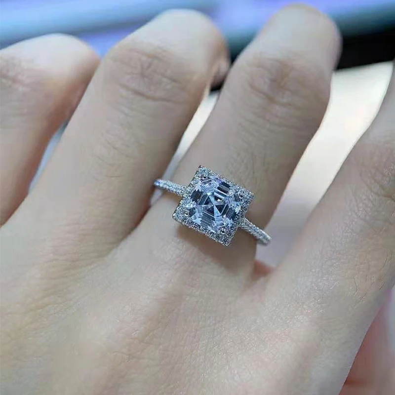 

Fashion Korean Version Of S925 Silver New Diamond Four-Claw Diamond Ring Classic Square Zircon Female Set Decoration Gift