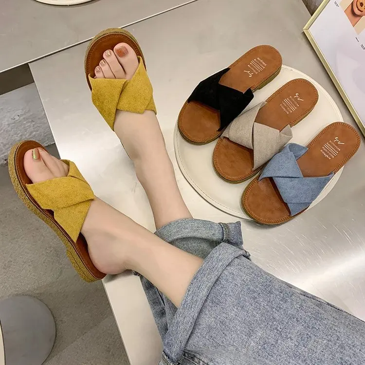 

Slippers Women's Beach Shoes 2021 Summer New Large Size Cross Yellow Flat Women's Shoes Brand Women's Shoes