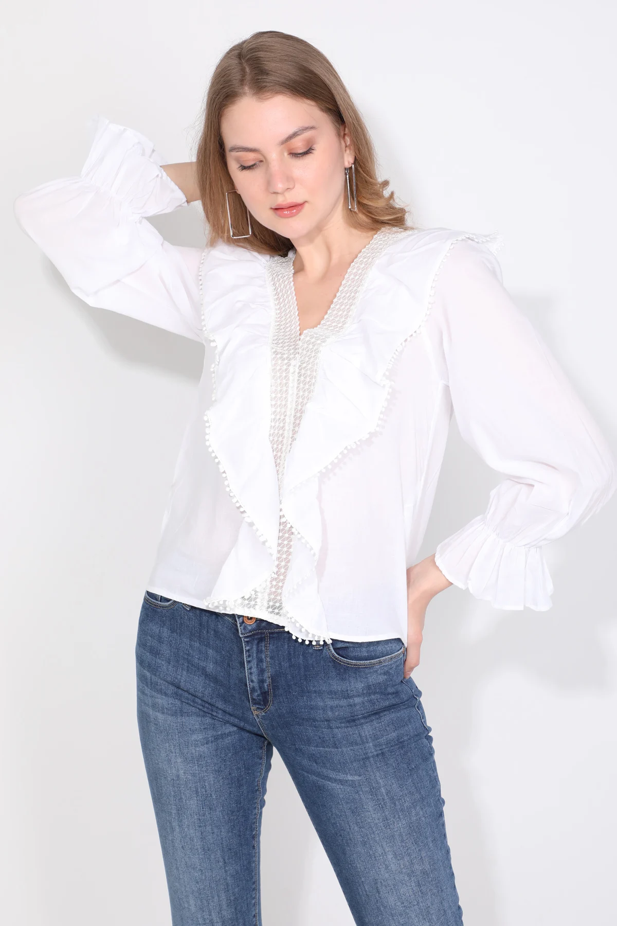 

Women's White Ribbon Lace Detail Bluz