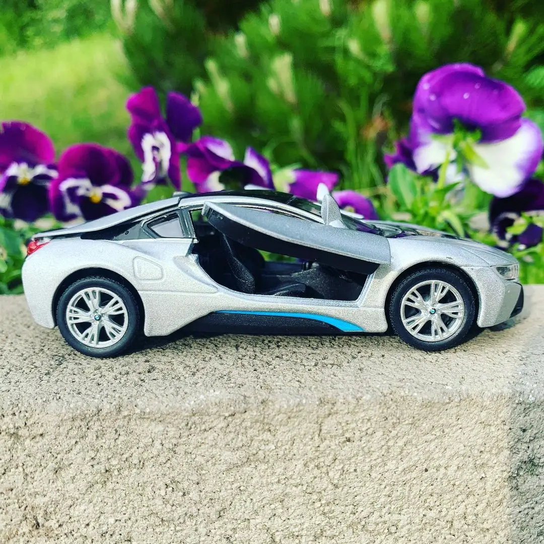 

1:24 NEW BWM i8 Alloy Car Model Toy Vehicles Simulation Light Sound Pull Back Children's Toy Collectibles Collect decorations