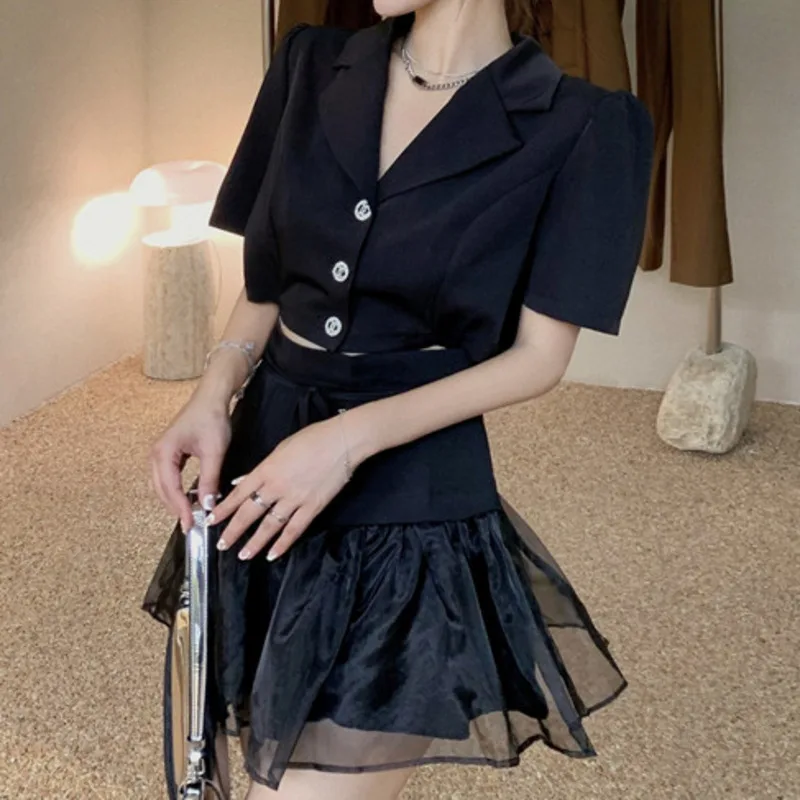 

2021 Summer Fashion White And Black Two Piece Sets Womens Outfits Strappy Suit Short Sleeve Crop Top+ Mesh Patchwork Mini Skirts