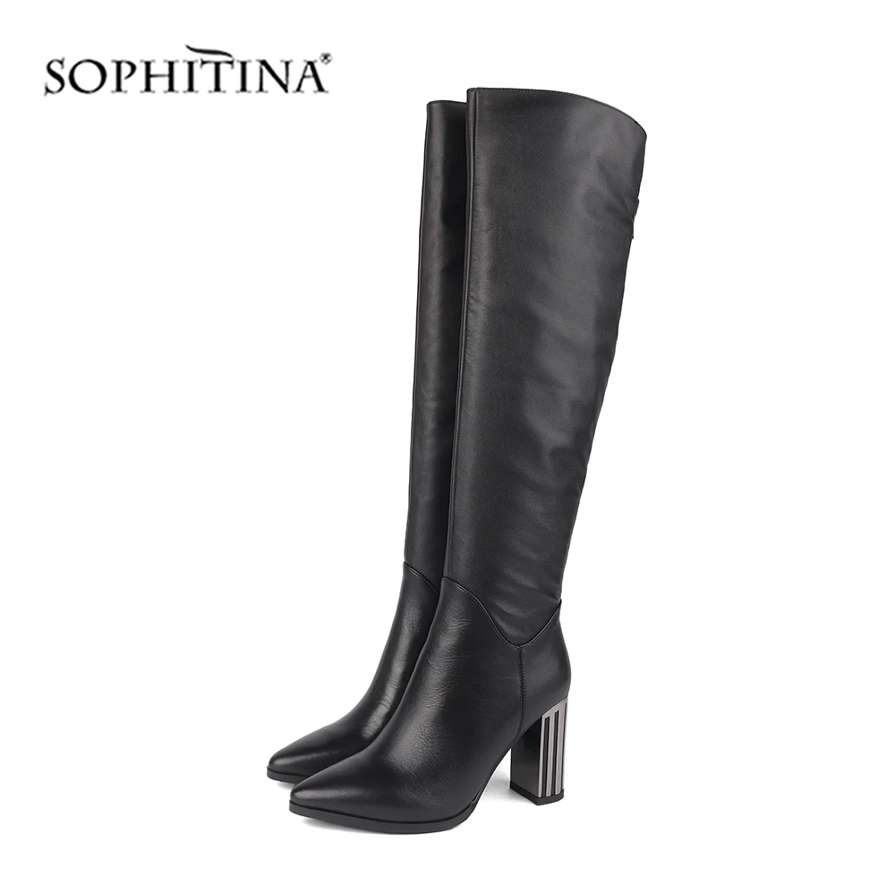 SOPHITINA/Модные сапоги женские на демисезон. Теплая обувь с остренным носком на красивом высоком каблуке. Пикантная обувь из натуральной кожи высокого качества, внутри ворсин. Модель застегивается молнией. SC230