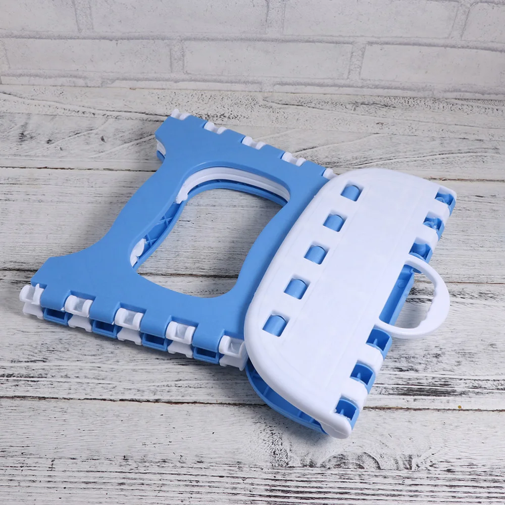 

1pc Small Foldable Stool Stool Portable Creative Lightweight Stool for Bathromm Outdoor Home (Random Color)