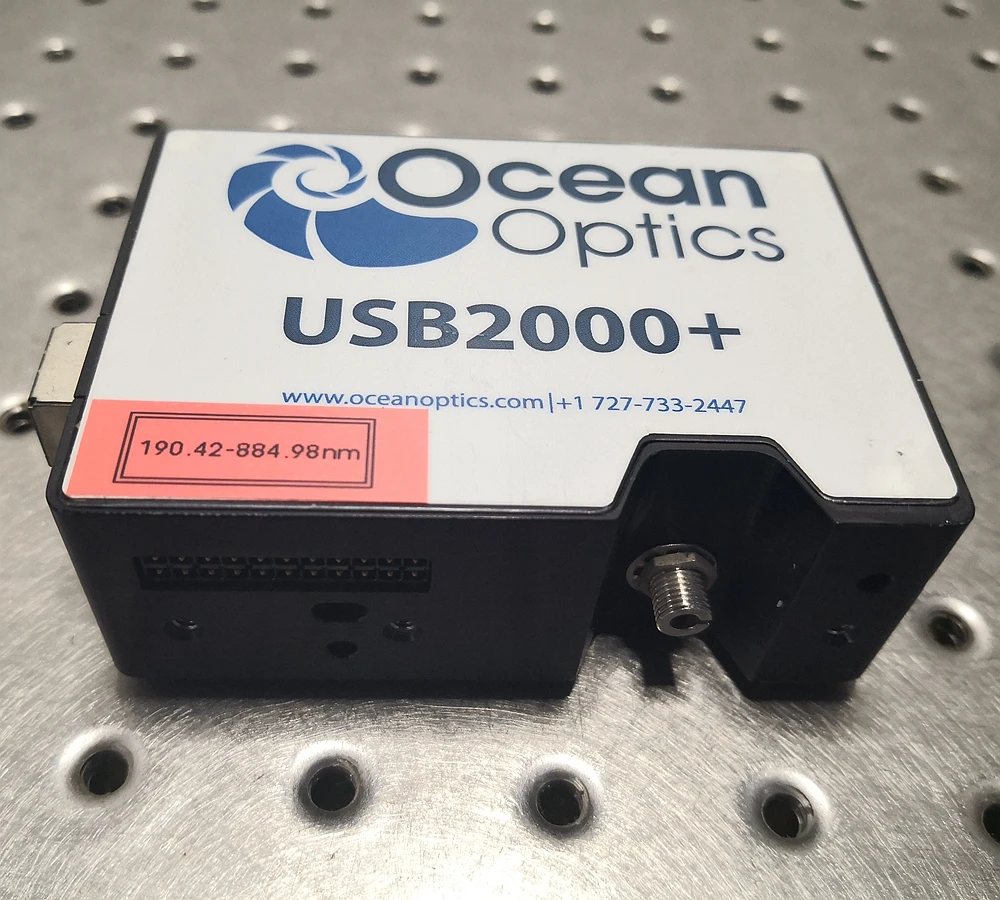 

US Ocean Optics two models USB2000+ 189.30-890.96nm wavelength 190.42-884.98nm wavelength 191.66-892.68nm wavelength