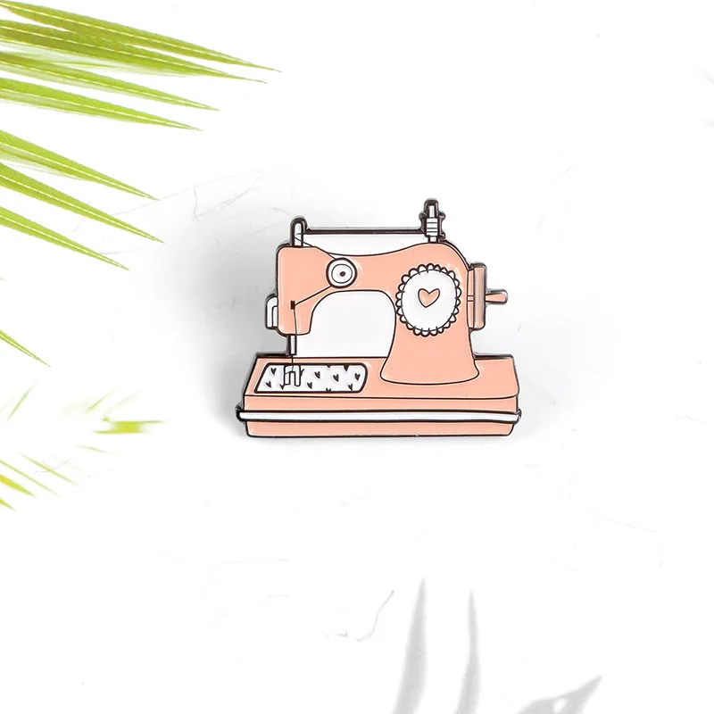 New Commemorative Edition Sewing Machine Brooch Fashion Personality Pink Girl Missing Edition Sewing Machine Gift Badge Denim Cl