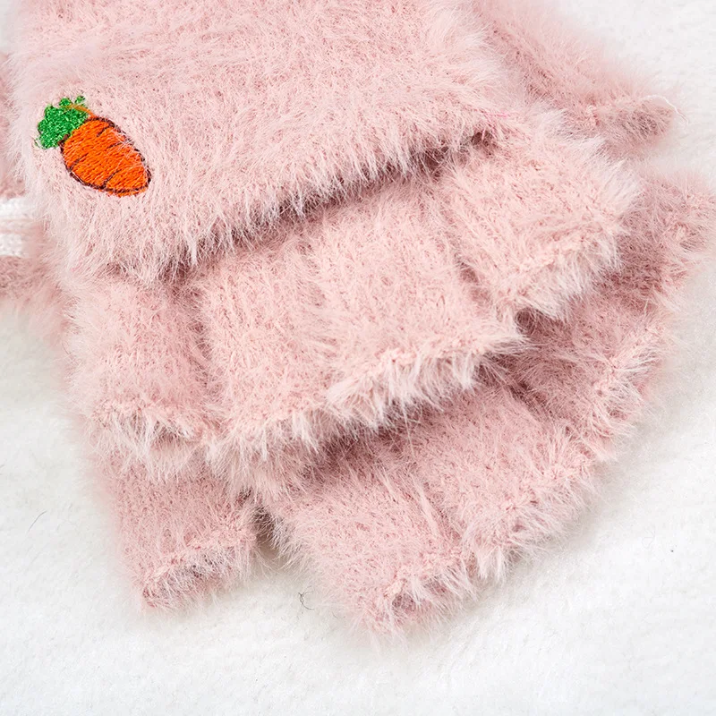 

Gloves & Mittens