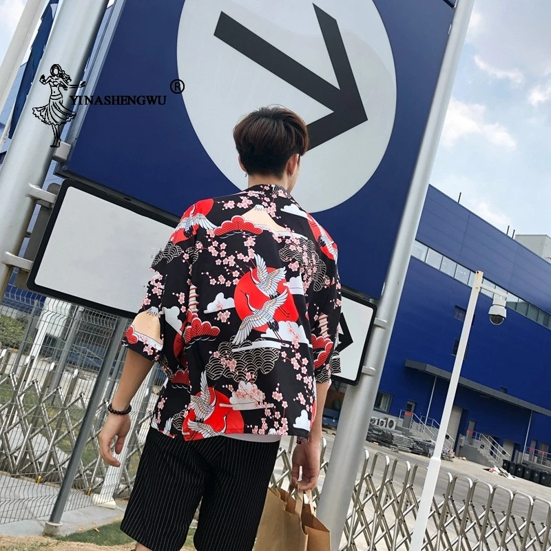 

Japanese Kimono Traditional Kimono Cardigan Men Couple Summer Beach Harajuku Femme Holiday Kimono Cosplay Yukata Women Shirt