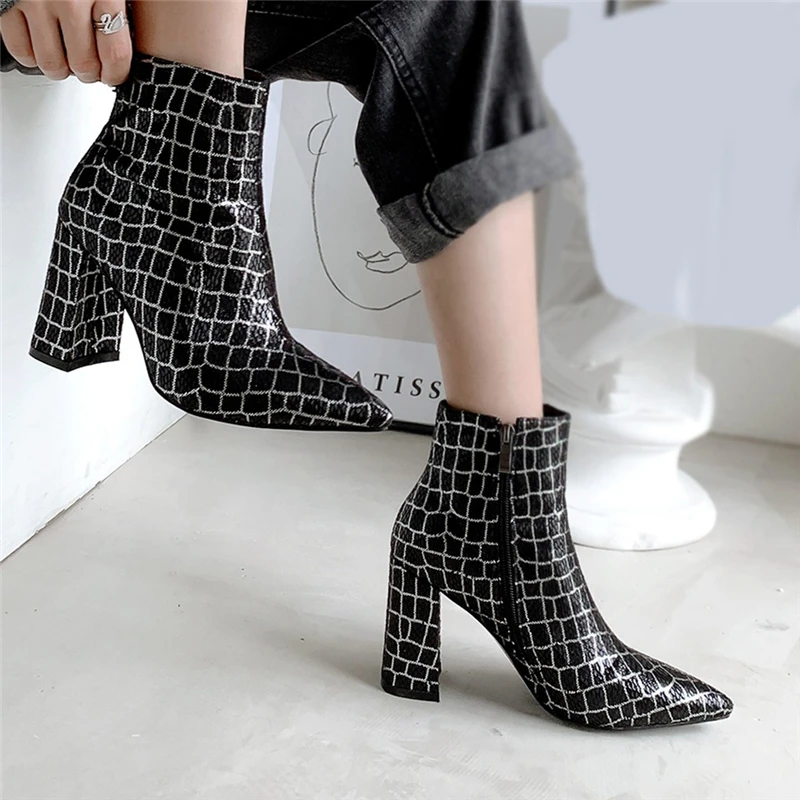 Женские осенние ботинки 2019 Ретро стиль модные кожаные высокие сапоги размера