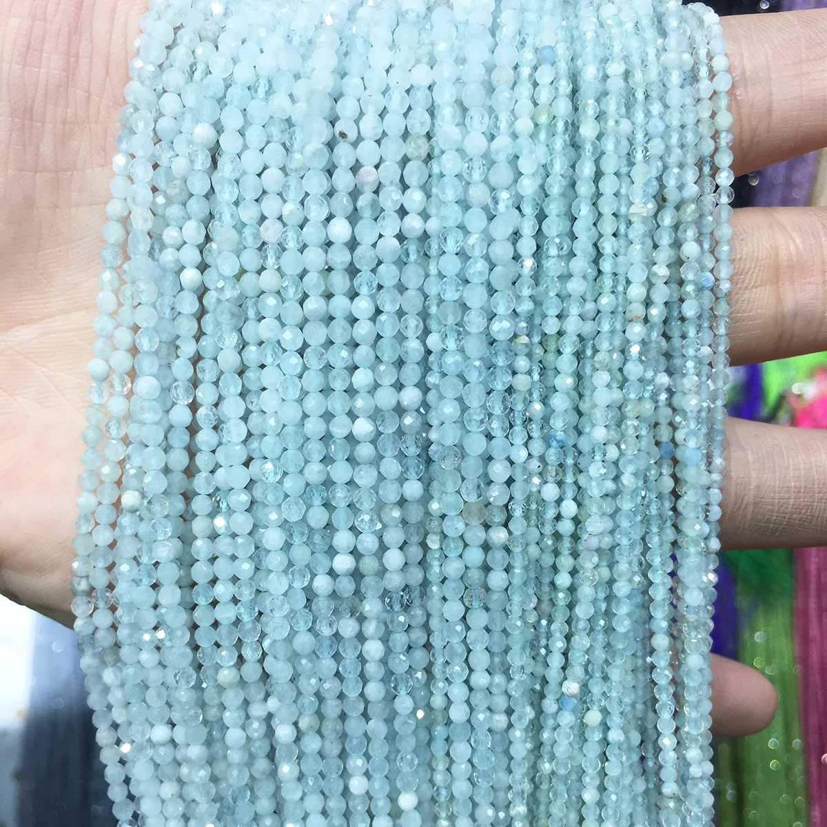 Натуральные красные и зеленые бусины с изображением лица сокровищ огранка