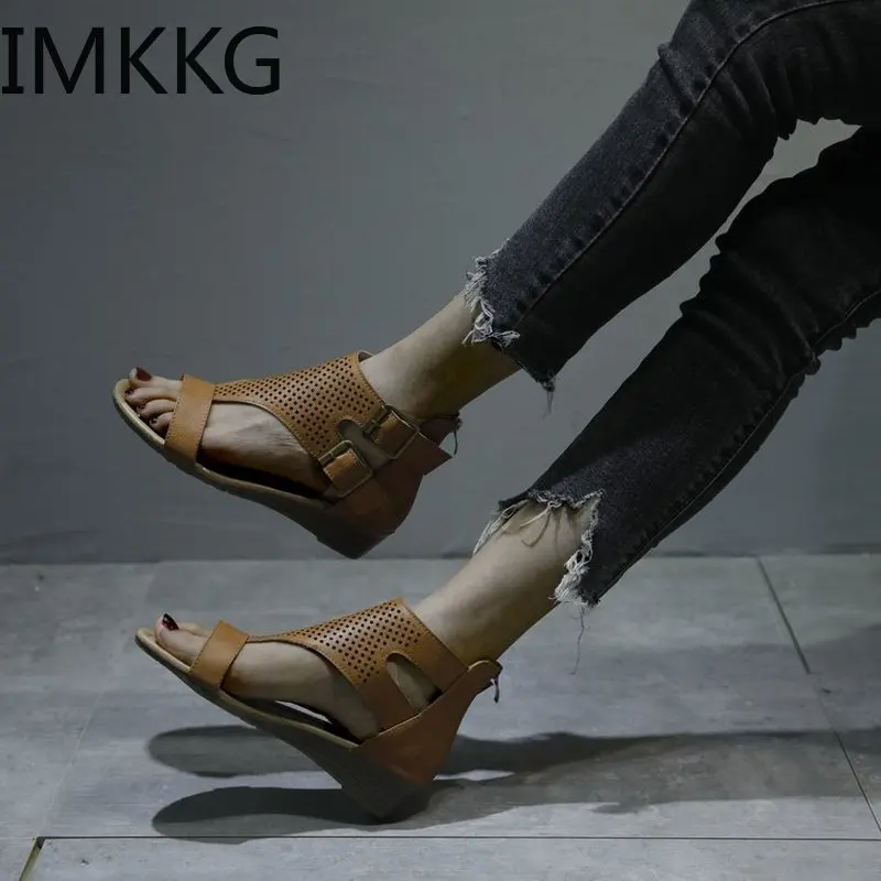 Женские босоножки Летние Женская обувь на танкетке с мягкой подошвой Сандалии