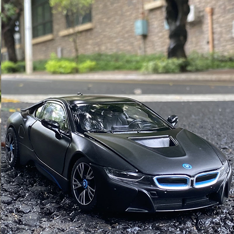 Модель спортивного автомобиля BMW I8 1:24 модель из сплава Литые и игрушечные