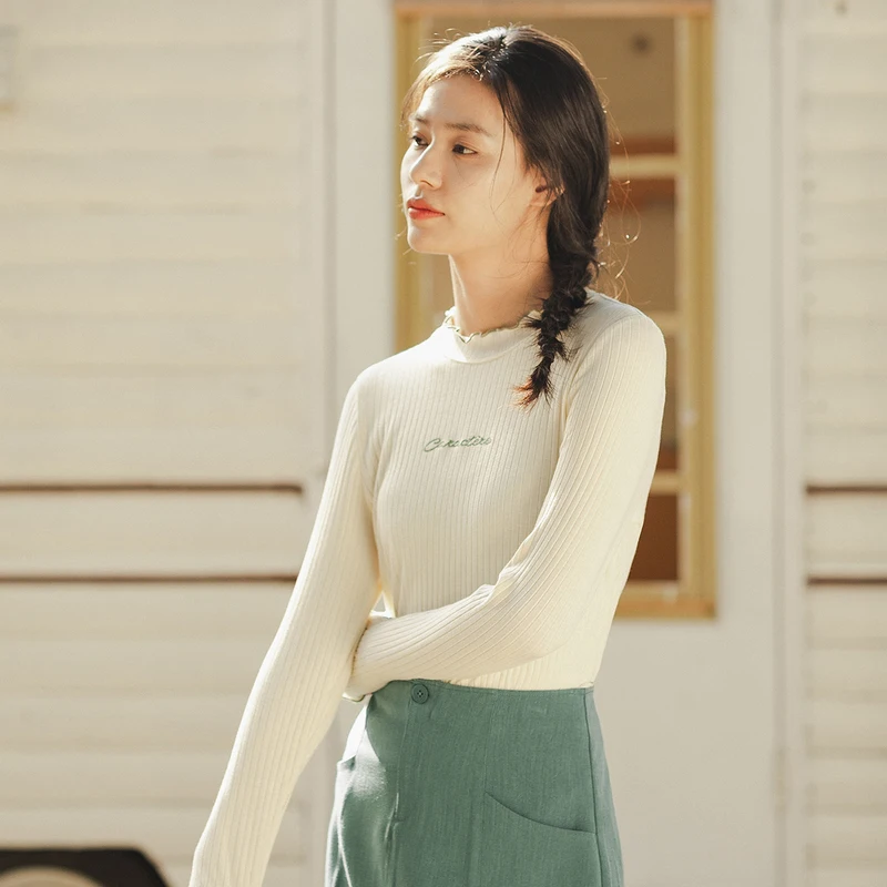 Женская футболка с буквенным принтом комфортная для фитнеса круглым вырезом и