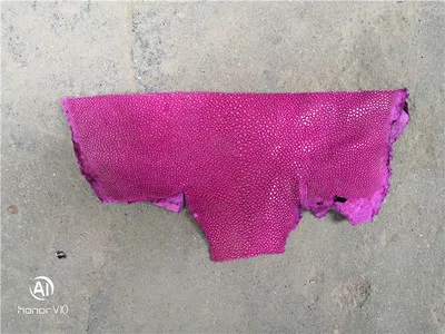 Красочные подлинные ската натуральный manmanta Ray рыбьей кожи штук для DIY кожа ремесленные часы ремень нож ручка материал 1,5 мм - Color: Purple