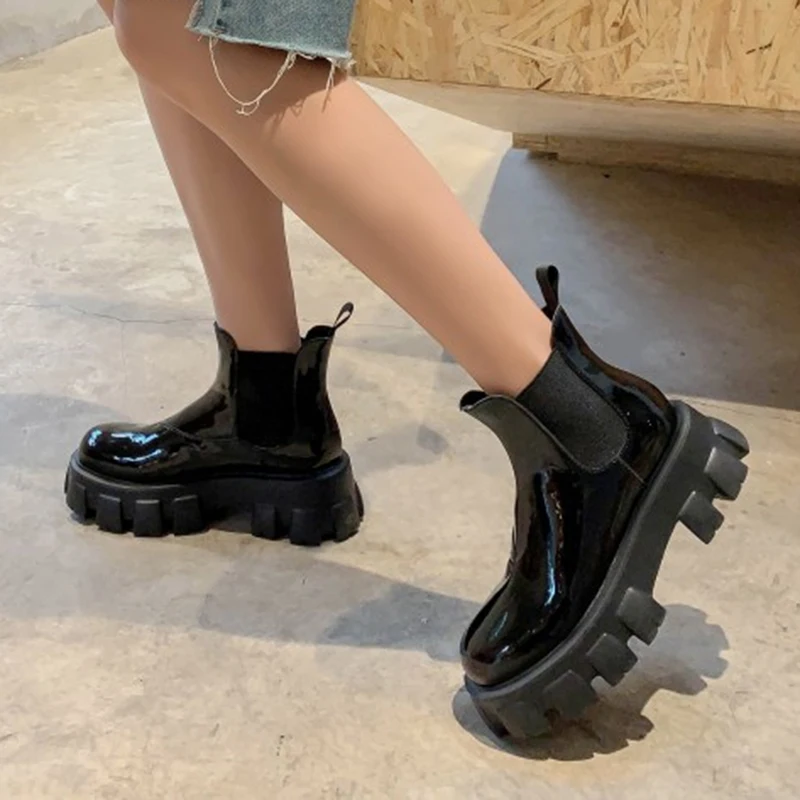 

Rimocy Chunky Platform Ankle Boots Women 2021 Thick Bottom Patent Leather Chelsea Boots Woman Autumn Slip on Goth Shoes Ladies