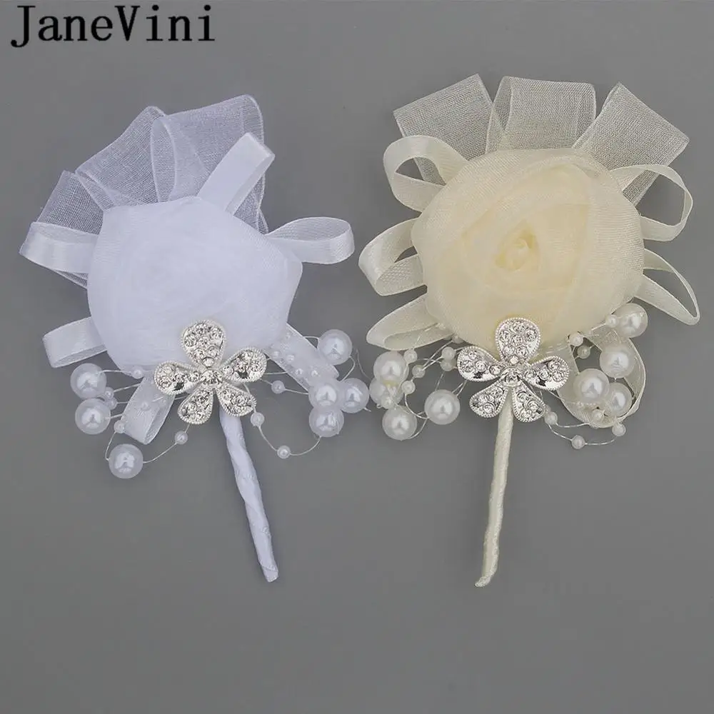 Бутоньерка для жениха с белыми жемчужинами и булавкой |