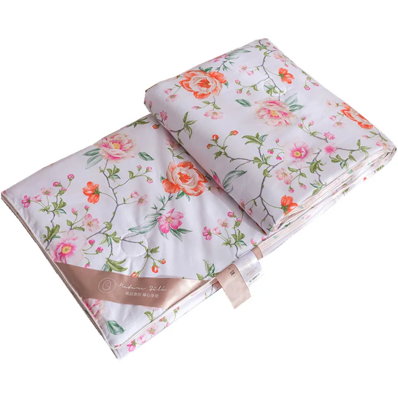 

High Grade Summer 100% Long Mulberry Silk Quilt Handmade Lightweight Silk Comforter Blankets 100% Cotton Fabric Cover Thin Quilt