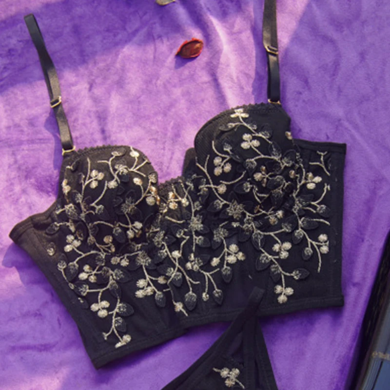 

Street Women's Camisole 2021 New Fashion Embroidered 3D Petal Bustier Bra Cropped Tops Female Thin Underwear