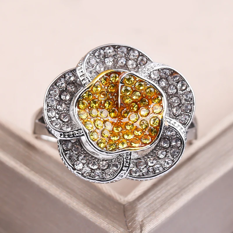 

Luxury Yellow Zirconia Ring For Women Exquisite With White Crystal Flower Shape Rings Elegant Wedding Jewelry