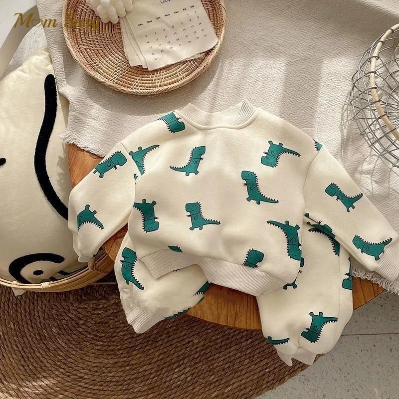 

Комплект одежды для маленьких девочек и мальчиков, Толстовка и штаны, 2 шт., весенне-осенний свитшот с мультипликационным динозавром, костюм,...