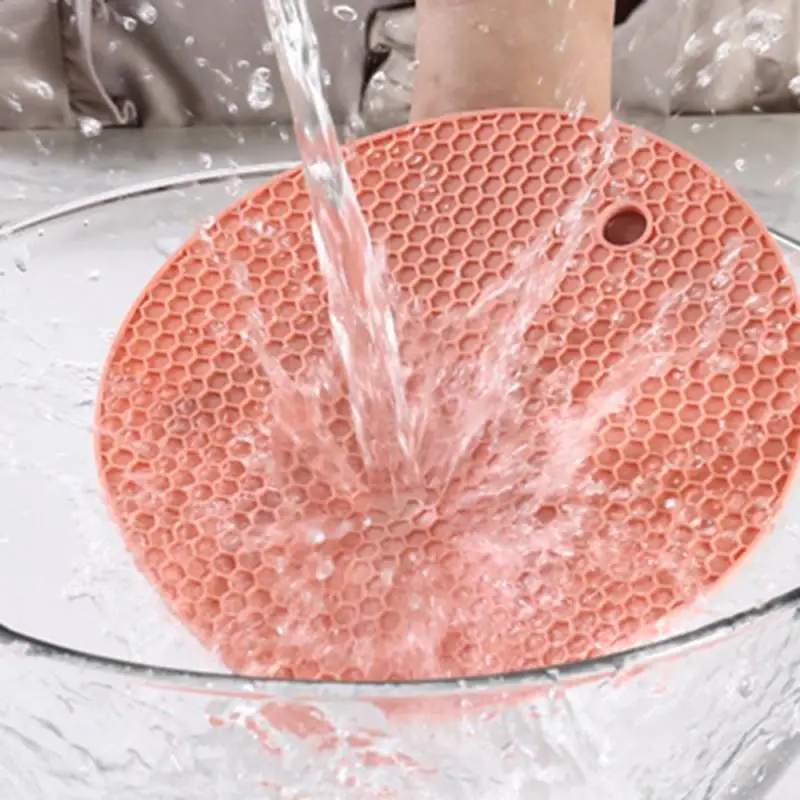 New 18 * 18cm Non-toxic Silicone Non-slip Coaster Durable Anti-scald Placemat Cup Insulation Mat Household Goods Table Decor | Дом и сад