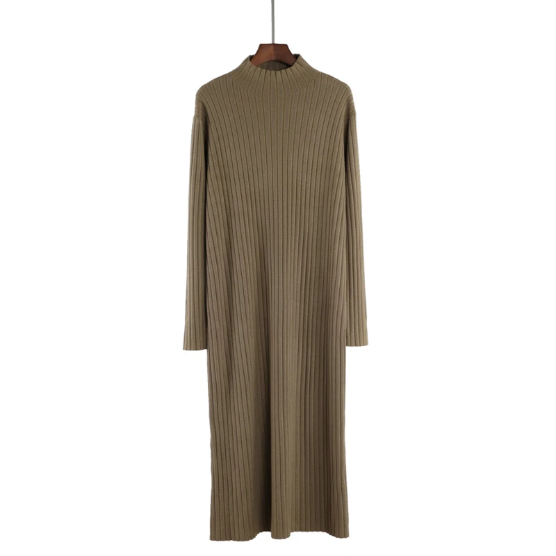 Женское трикотажное платье свитер с высоким воротником и длинным