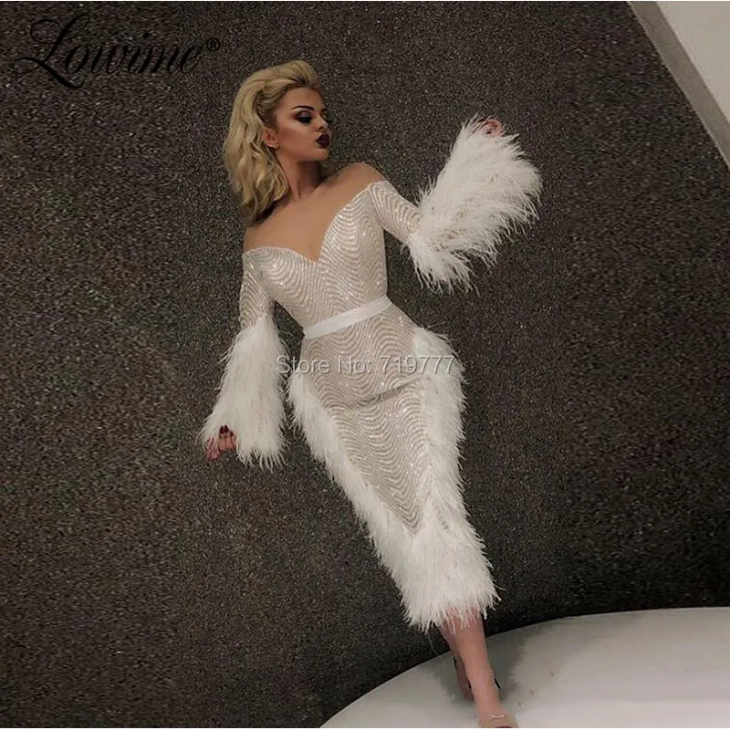 Вечерние платья длиной до середины икры с перьями для выпускного вечера со