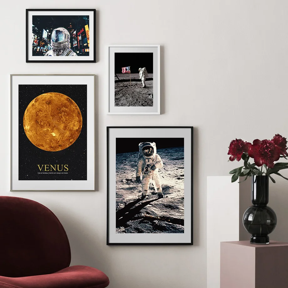 Настенная картина Venus Moon Lander с изображением астронавта и времени квадратная