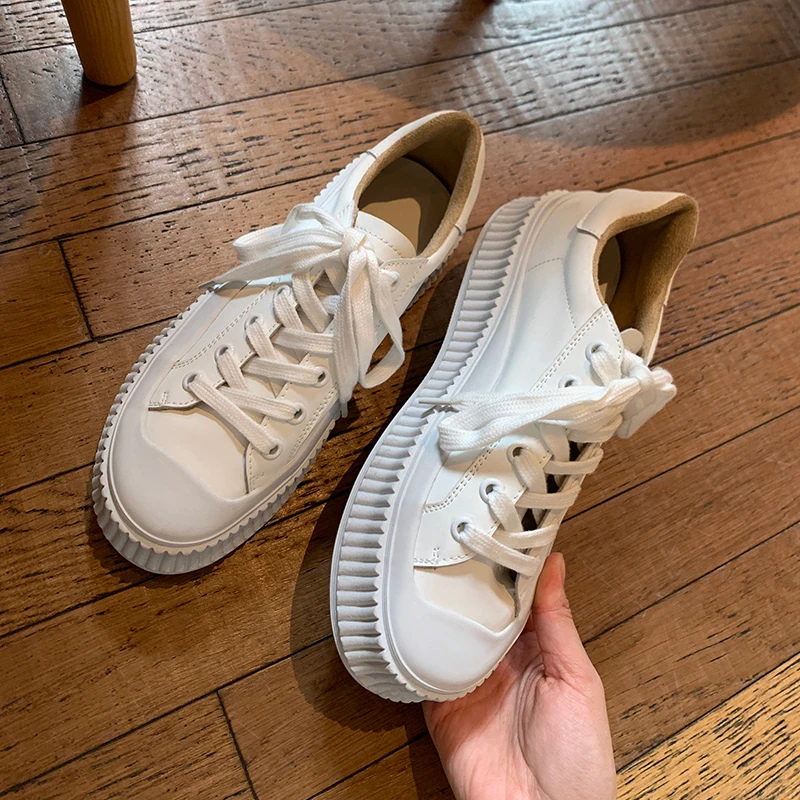 ΠΠ΅Π½ΡΠΊΠΈΠ΅ ΠΊΡΠΎΡΡΠΎΠ²ΠΊΠΈ ΠΈΠ· Π½Π°ΡΡΡΠ°Π»ΡΠ½ΠΎΠΉ ΠΊΠΎΡΠΎΠ²ΡΠ΅ΠΉ ΠΊΠΎΠΆΠΈ Osunlina, Π½Π° ΠΏΠ»Π°ΡΡΠΎΡΠΌΠ΅, Ρ ΠΊΡΡΠ³Π»ΡΠΌ Π½ΠΎΡΠΊΠΎΠΌ, Π½Π° ΡΠ½ΡΡΠΎΠ²ΠΊΠ΅, Π½Π° Π½ΠΈΠ·ΠΊΠΎΠΌ ΡΠΎΠ»ΡΡΠΎΠΌ ΠΊΠ°Π±Π»ΡΠΊΠ΅ ΠΠ΅Π½ΡΠΊΠΈΠ΅ ΠΊΡΠΎΡΡΠΎΠ²ΠΊΠΈ ΠΈΠ· Π½Π°ΡΡΡΠ°Π»ΡΠ½ΠΎΠΉ ΠΊΠΎΡΠΎΠ²ΡΠ΅ΠΉ ΠΊΠΎΠΆΠΈ Osunlina, Π½Π° ΠΏΠ»Π°ΡΡΠΎΡΠΌΠ΅, Ρ ΠΊΡΡΠ³Π»ΡΠΌ Π½ΠΎΡΠΊΠΎΠΌ, Π½Π° ΡΠ½ΡΡΠΎΠ²ΠΊΠ΅, Π½Π° Π½ΠΈΠ·ΠΊΠΎΠΌ ΡΠΎΠ»ΡΡΠΎΠΌ ΠΊΠ°Π±Π»ΡΠΊΠ΅