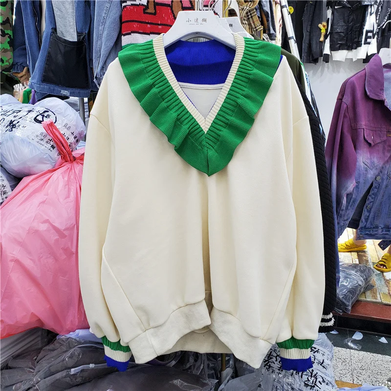 

Женский трикотажный пуловер с оборками, с V-образным вырезом