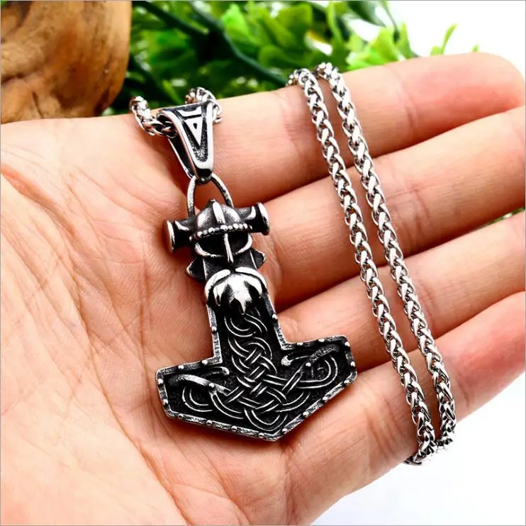 

Viking face stainless steel hammer pendant necklace fashion accessories men and women popular pendant Viking jewelry
