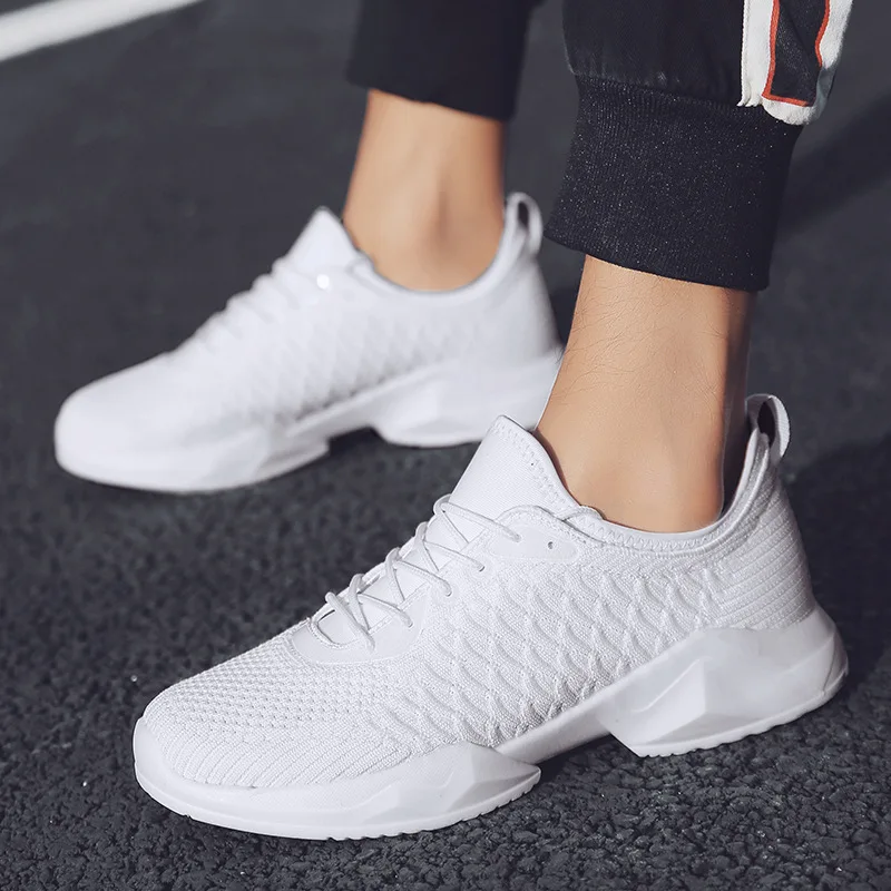 

2020 Spring New Fish Scale Lovers Casual Lace-up Comfortable Running Men Breathable Gym Fly Woven Mesh Fashion Shoes Sneakers