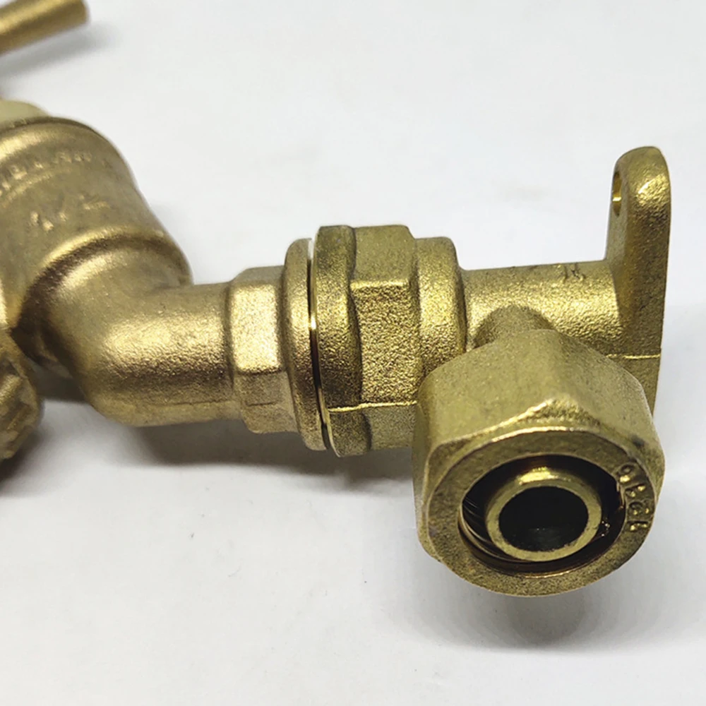 Латунный наружный садовый кран с кронштейном для стены 1/2 &quotсадовый