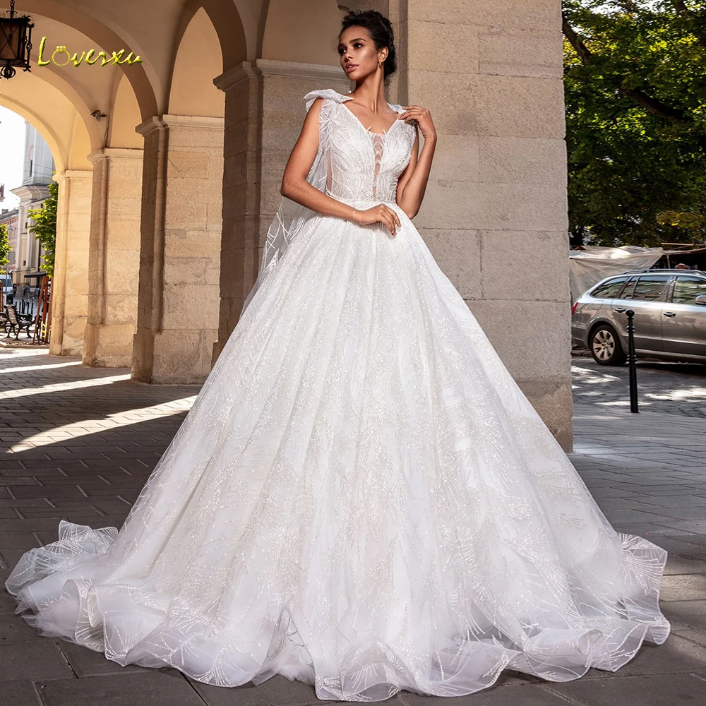 

Loverxu Sexy Backless V Neck Tassel Lace Vintage Wedding Dresses 2021 Luxury Beaded Bow Court Train A Line Bridal Gowns