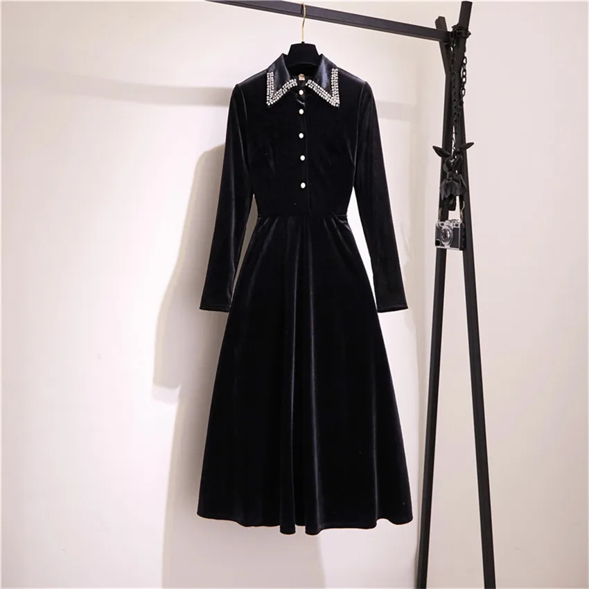 Женское бархатное платье средней длины винтажное золотистое с длинным рукавом и