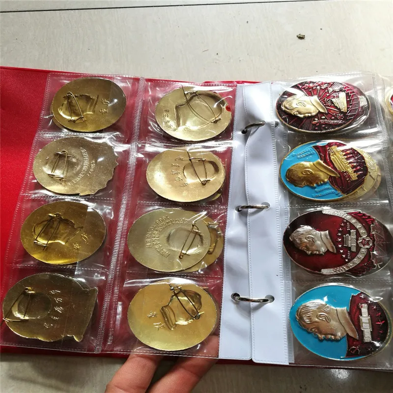 Набор памятных медалей председателя Мао старый Культурный революцию в Китае |