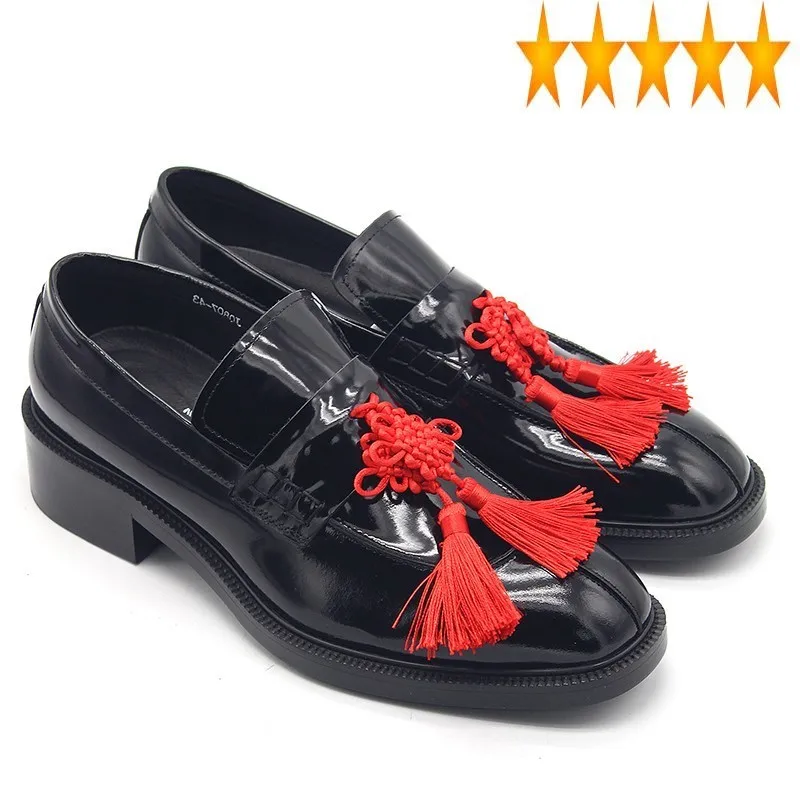 

Mocassin Homme Designer Red 2021 Tassel Italian Leather Men Loafers Fashionable Runway Black Male Wedding Shoes Plus Size