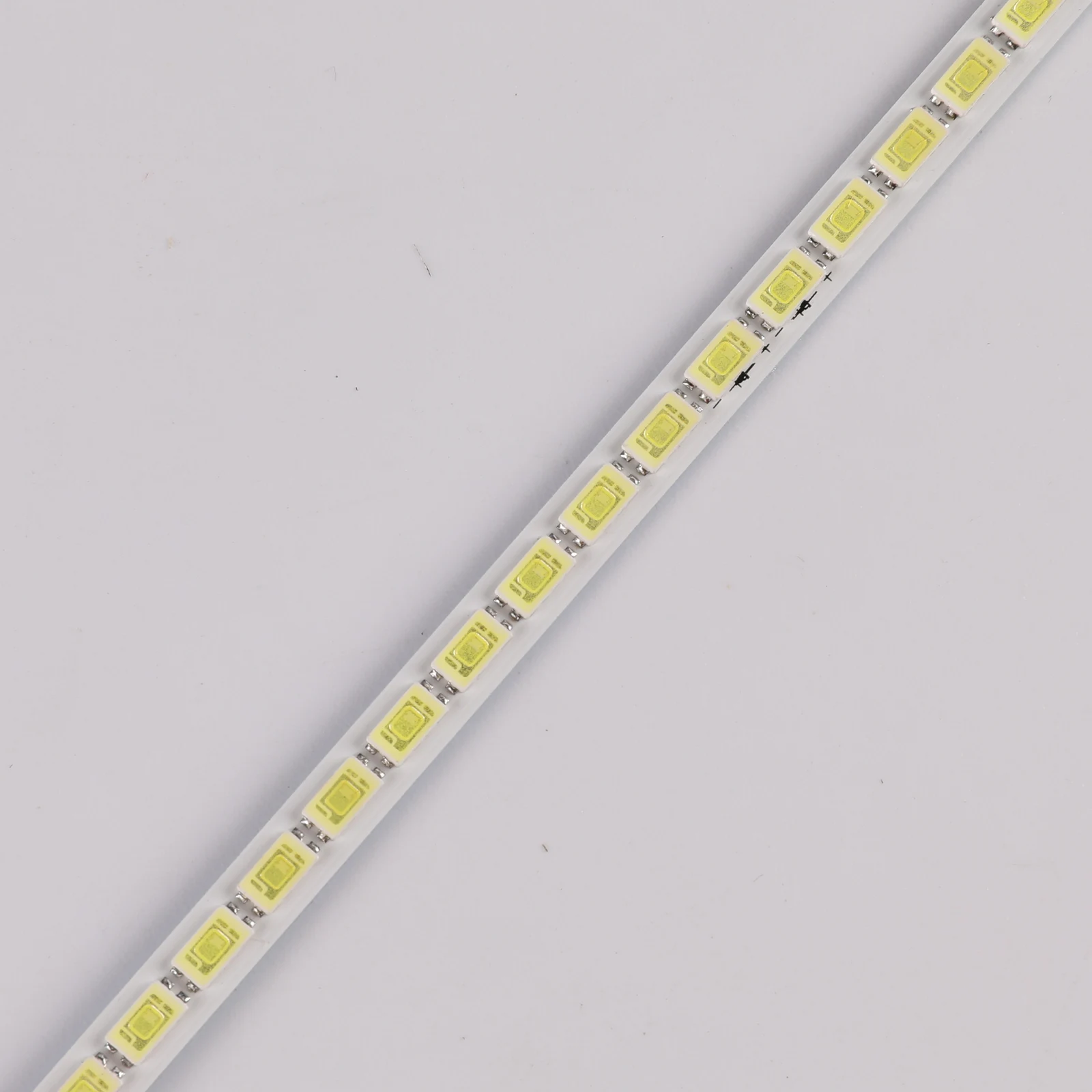 

NEW LED Backlight strip 60 lamp For TOSHIBA 32"TV SLED 32KL933R 2011SGS32 5630N2 60 LED32HS11LJ64-03597A FW201281A0