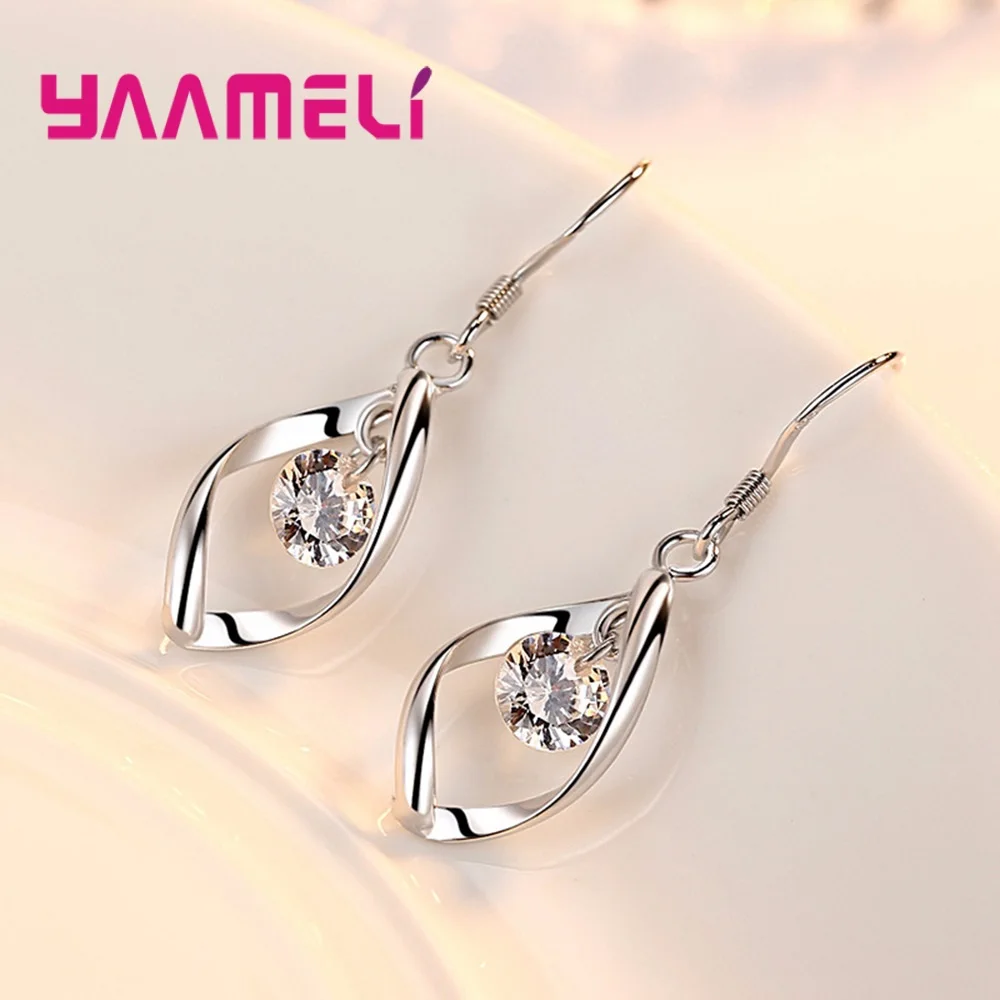 Комплект из колье и серёг с фианитом | Украшения аксессуары