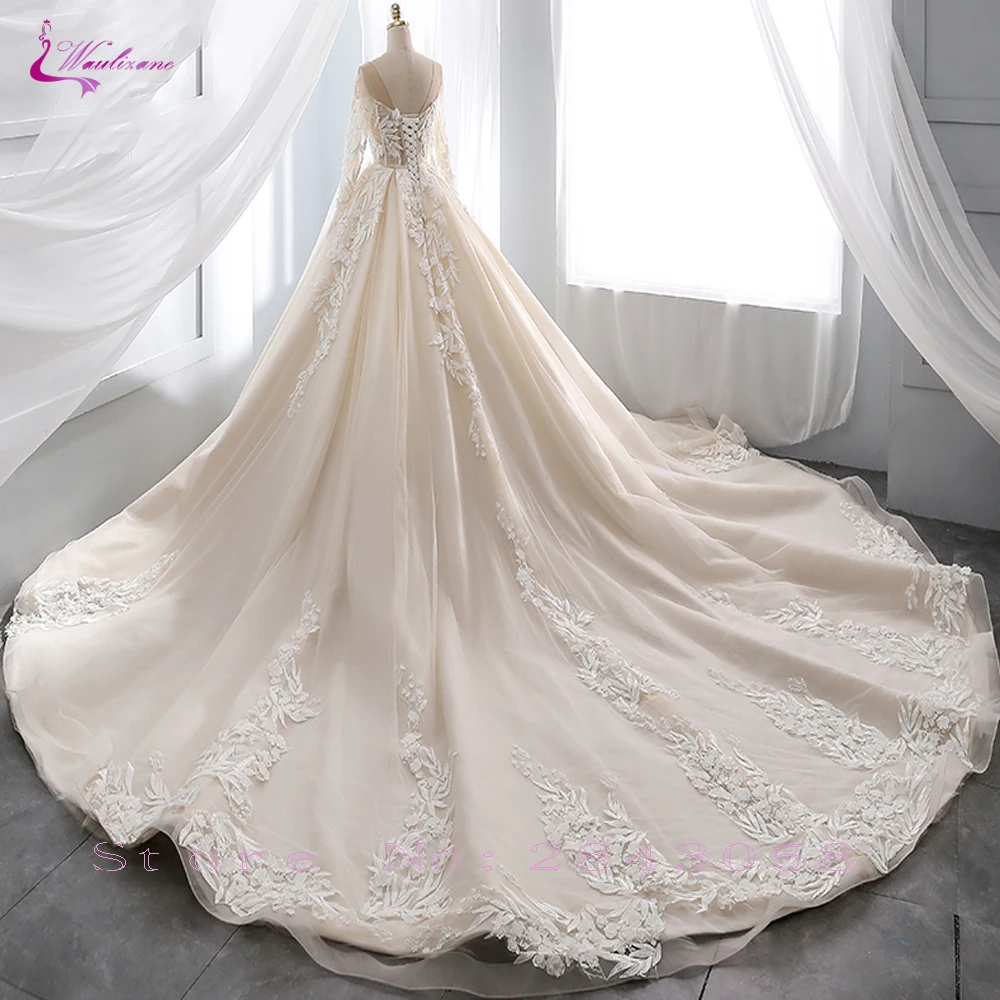 Goede Waulizane Gorgeous Champagne Baljurk Trouwjurk Met Scoop Hals Van Lange Mouw Luxe Bridal Dress